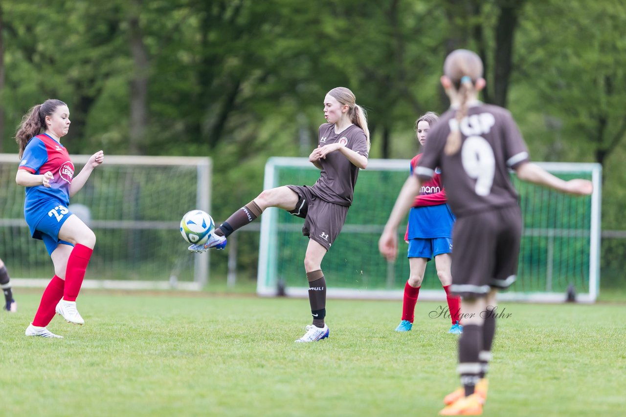 Bild 68 - wCJ VfL Pinneberg3 - St.Pauli : Ergebnis: 2:1